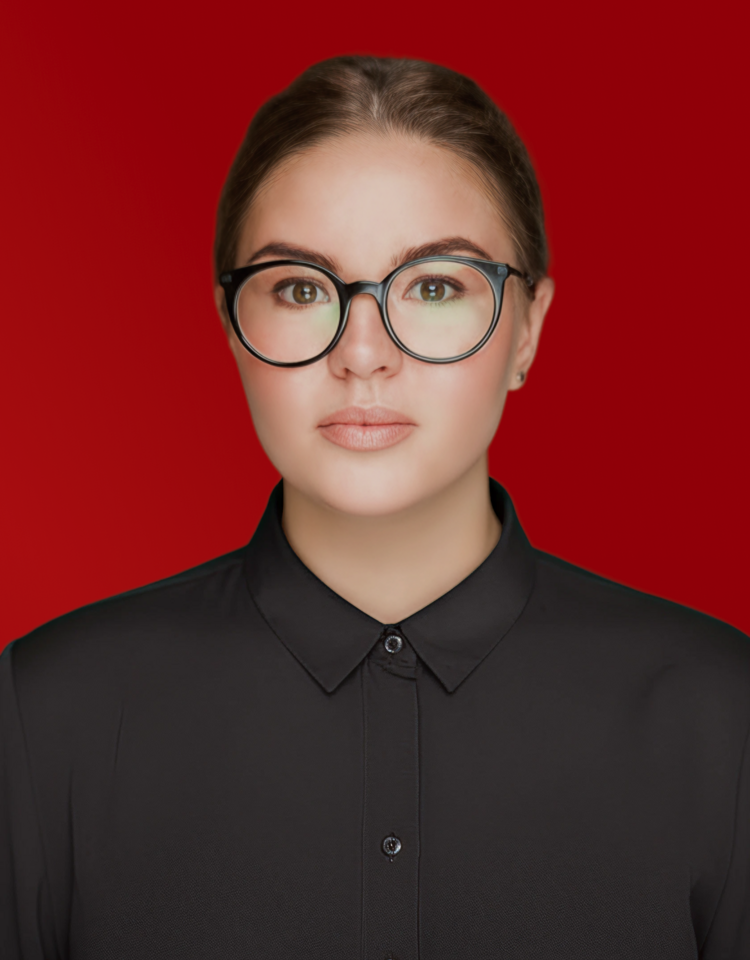 Плющева Настя